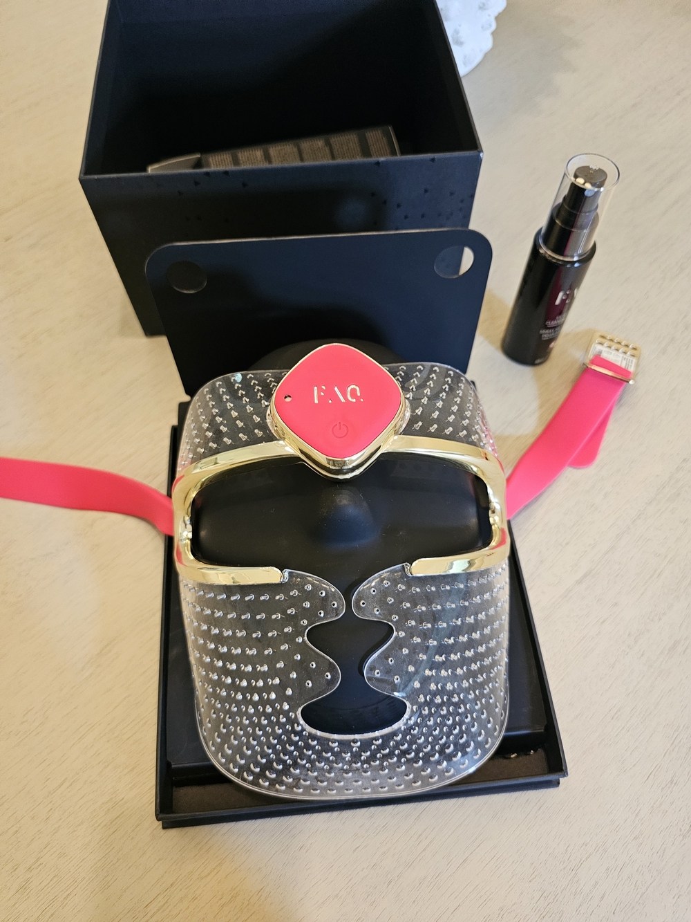 $499 FOREO FAQ 201 Silicone LED Face Mask - Picture 2 of 7